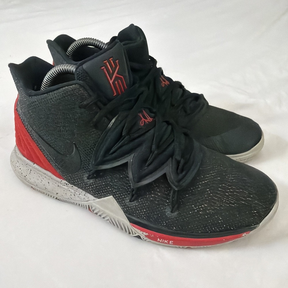 Nike Kyrie 5  Black University Red Gray AQ2456 600 Youth Size 7Y‎ Or Women's 8.5